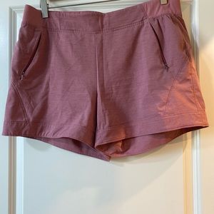 Valía By Carrie Underwood Large